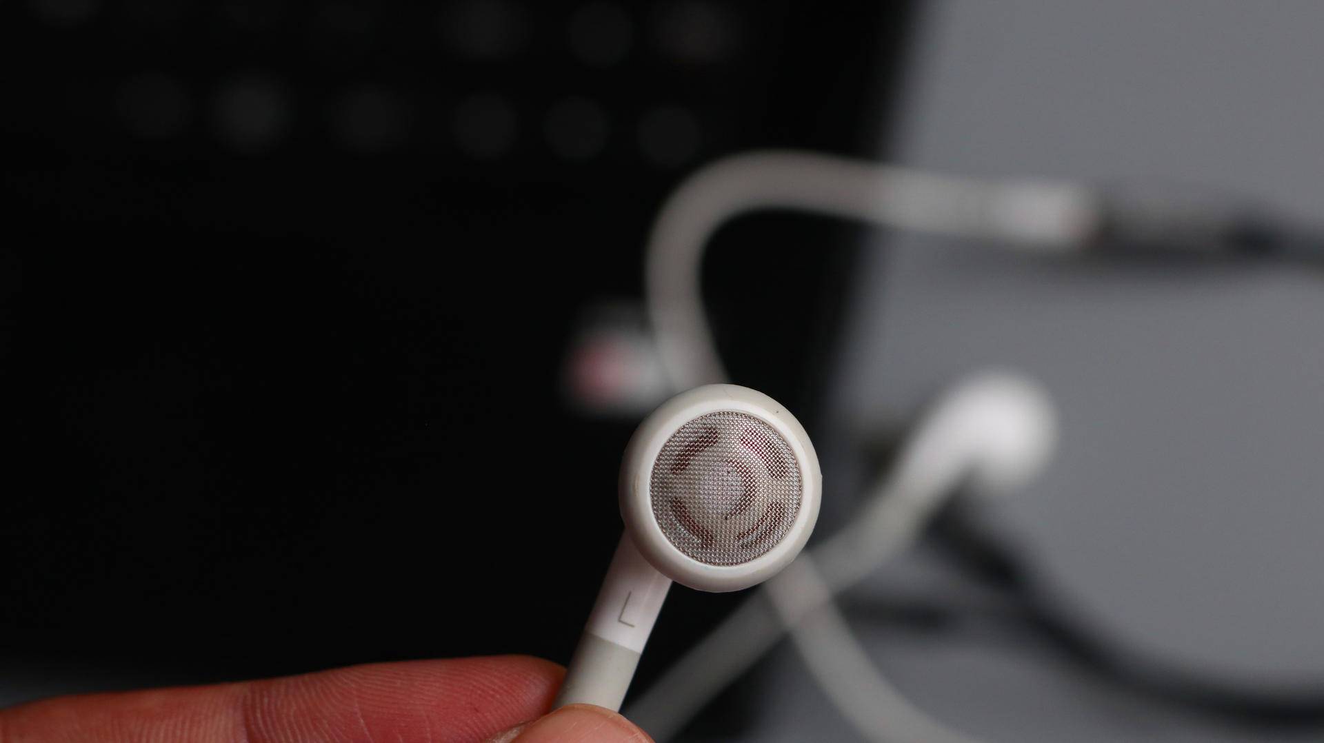 通过专业话筒让短视频月入10W的秘密，毕亚兹耳机转换头