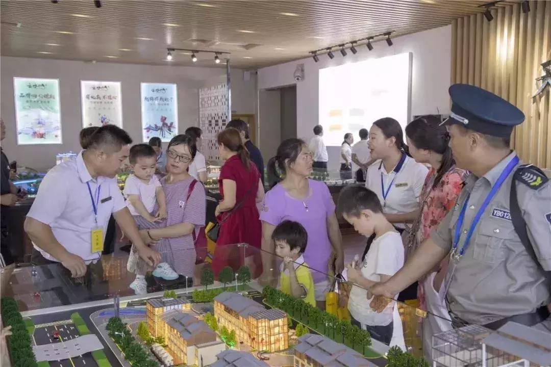 天悦营销中心,岳西天悦云水街