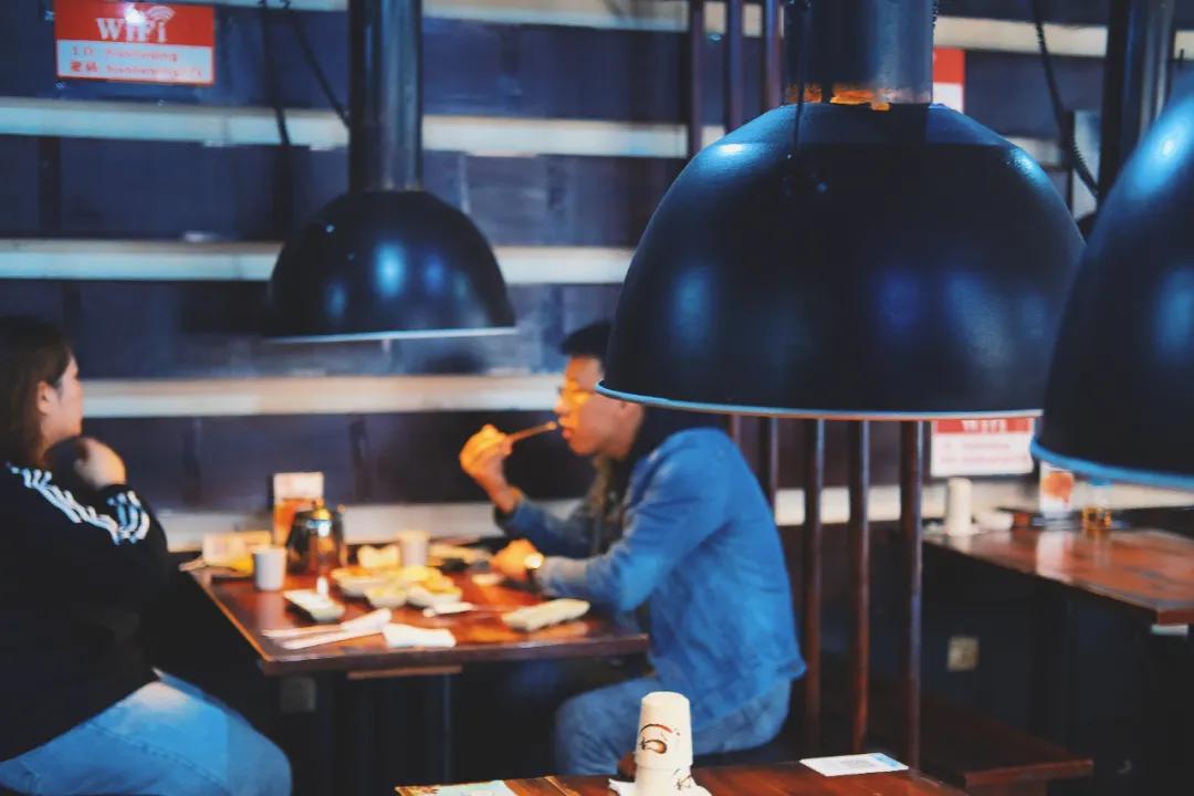 青岛好吃高端的店,青岛有什么很辣很好吃的