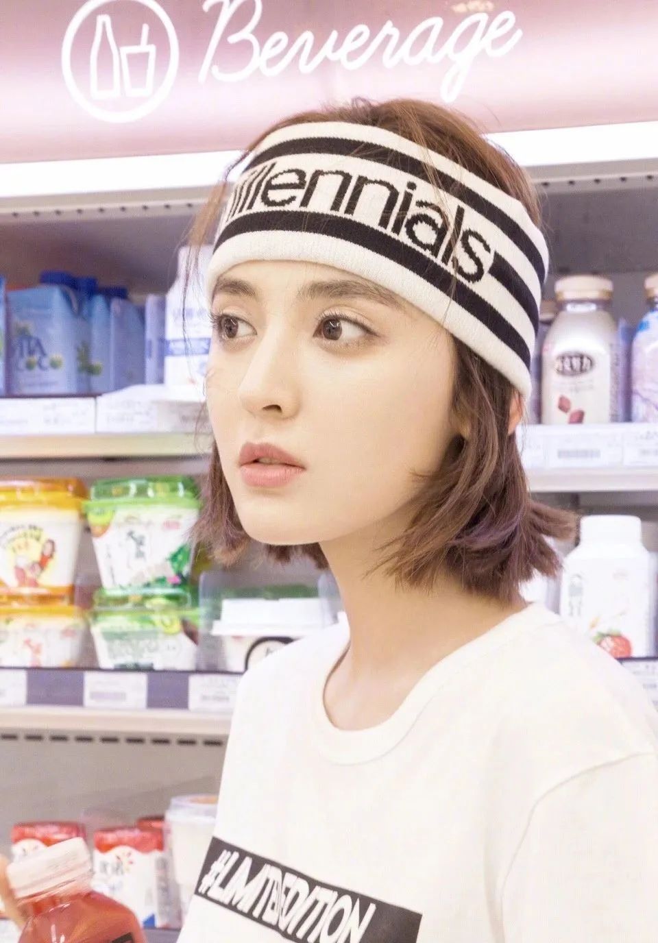 欧阳娜娜、宋妍霏都在戴的宽发带，简直是秃头女孩的救星