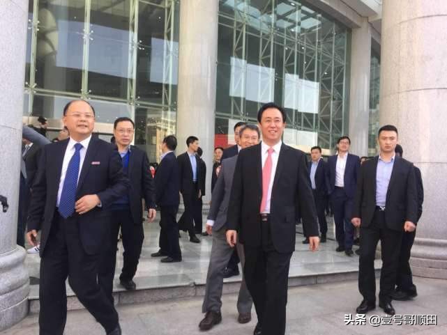 许家印创业史完整视频,许家印创业融资