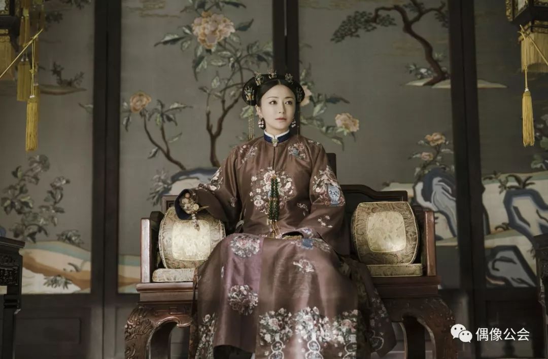 秦岚和黄晓明年龄差,秦岚和黄晓明差几岁