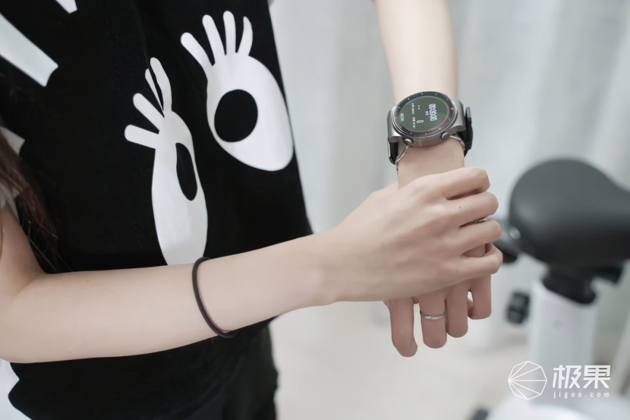 华为智慧屏全v系列测评,华为智慧屏v系列首发功能