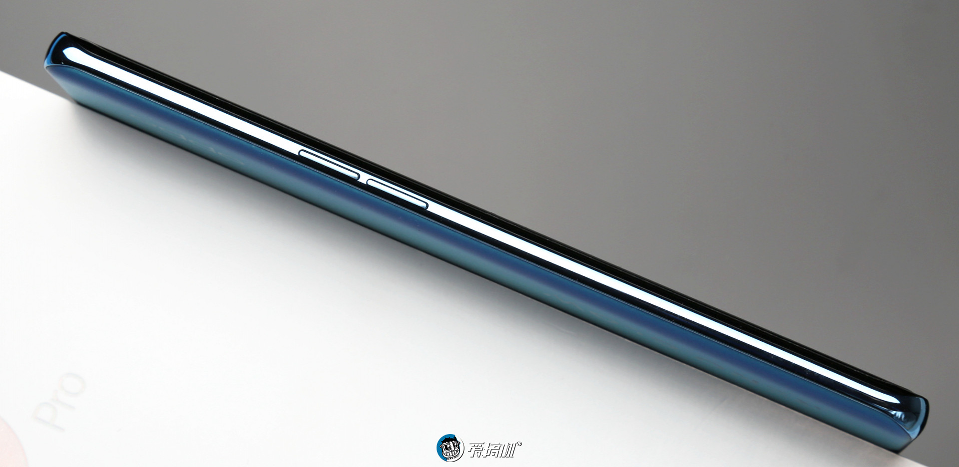 opporeno5pro体验评测帅薄朋克,opporeno5pro256g测评