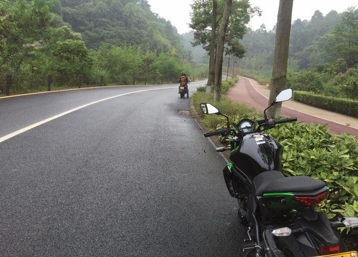 川崎er6n改装新款z650,川崎er6n和z650两款发动机一样吗