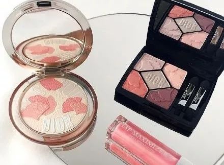 兰蔻黑桃红心丝绒限定,兰蔻情人节限定礼盒口红丝绒