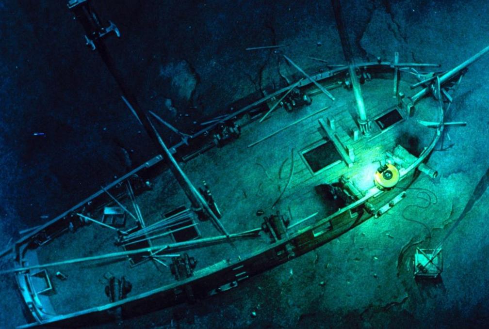 木头在水中是沉还是浮,木船为啥会沉