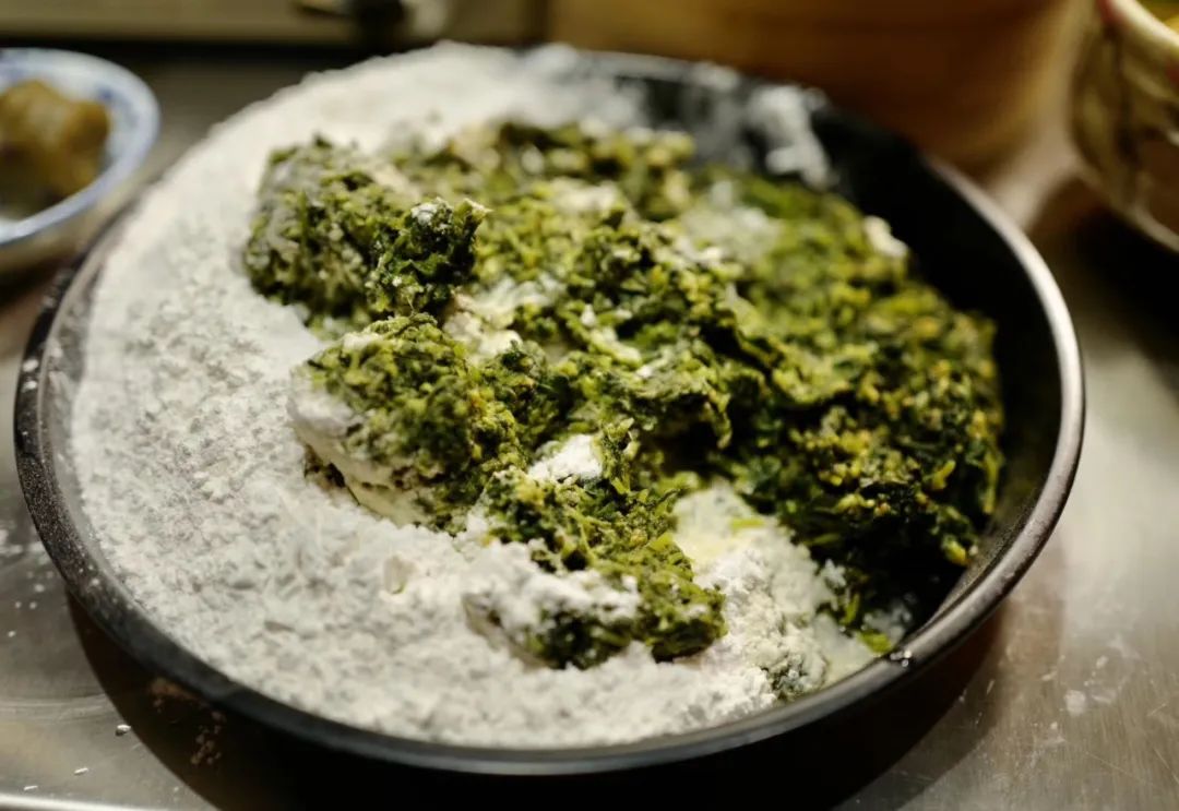 万人定闹钟早起云约早饭，为了去世界各地摆摊卖小吃做准备