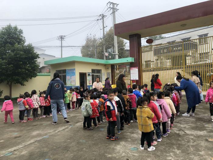 简阳市禾丰镇消防安全演练,消防大队演练幼儿园