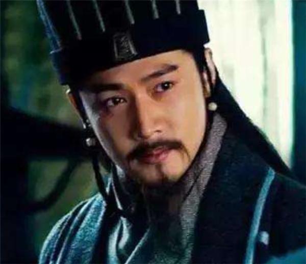 徐庶向刘备推荐诸葛亮,遇到刘备之前诸葛亮在哪里住