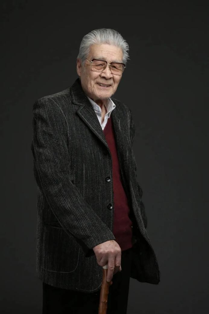 几版封神榜里的姜子牙都是谁演的,27年前的封神榜姜子牙是谁扮演