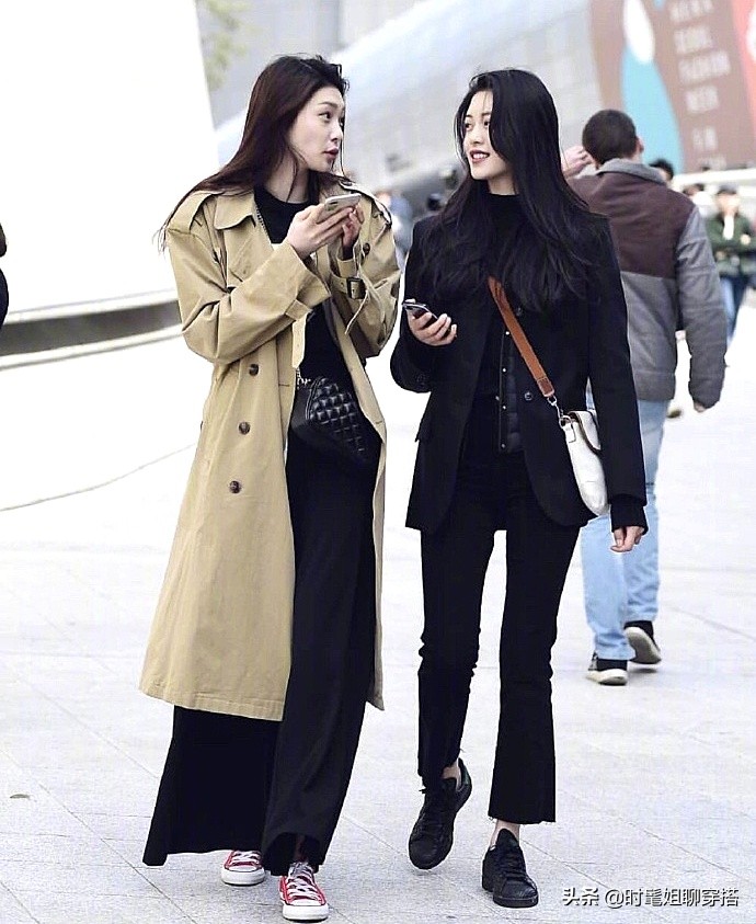韩国特色服装街拍穿搭,韩国穿搭高级感街拍