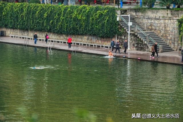 在冬天里看遵义湘江河上的秋色