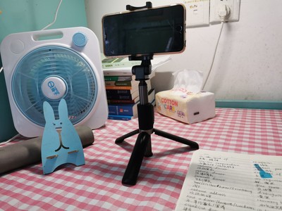 华为有线自拍杆的使用方法及操作,华为手机用自拍杆的使用方法图解