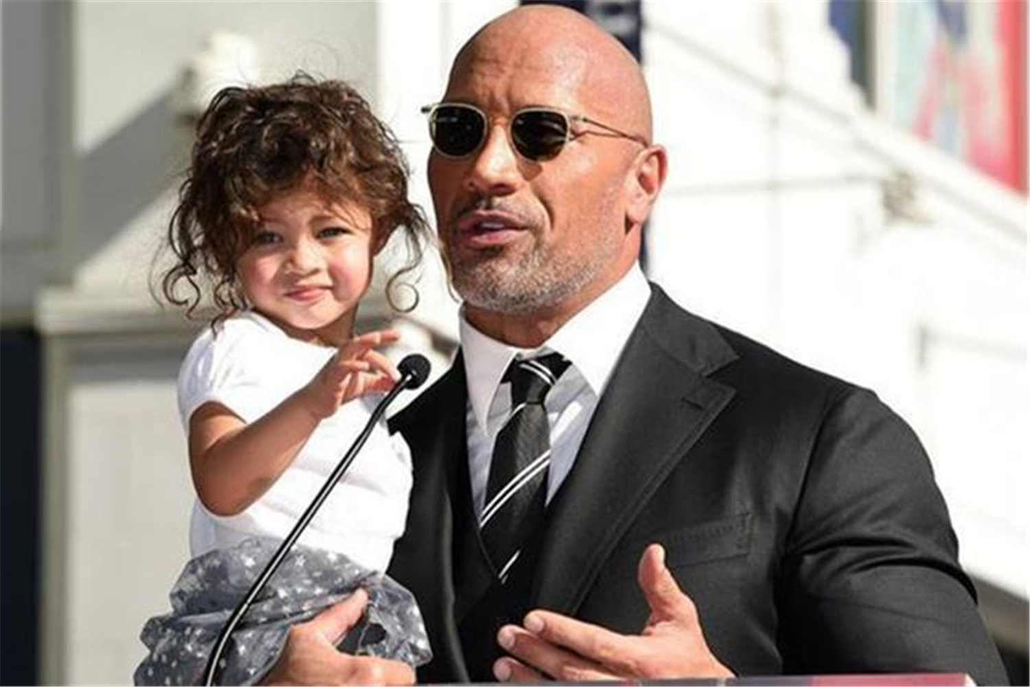 憨豆先生女儿长得丑吗,憨豆先生的女儿漂亮吗