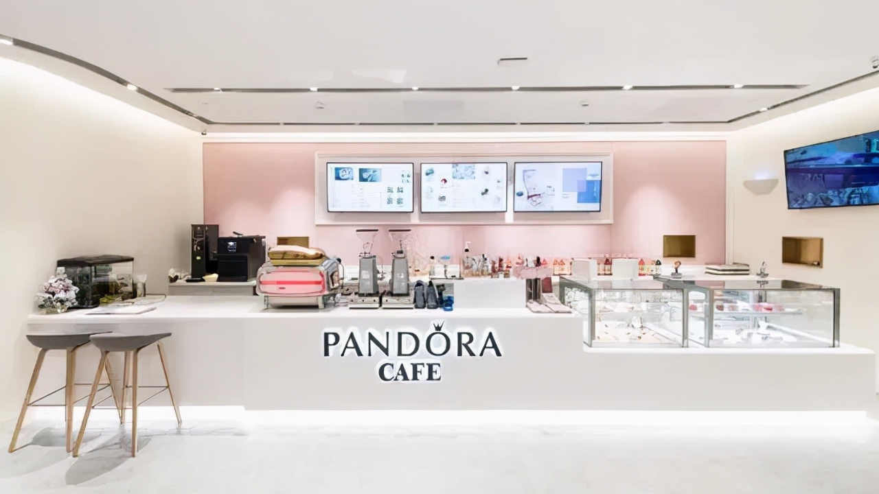 巨亏600亿！被1亿人捧起来的“超级名媛”，人设崩塌