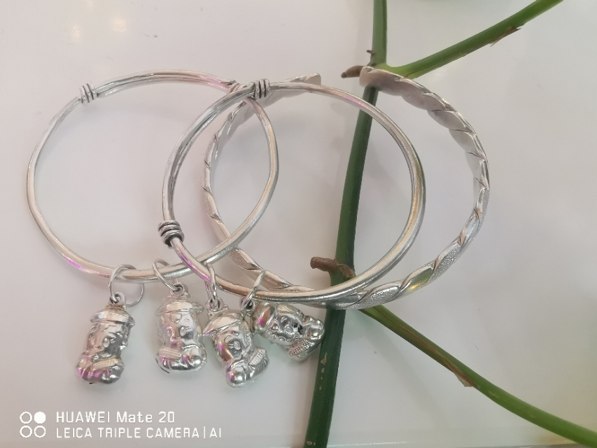 变黑的银饰如何重焕光泽,怎么在家让银饰变得亮白