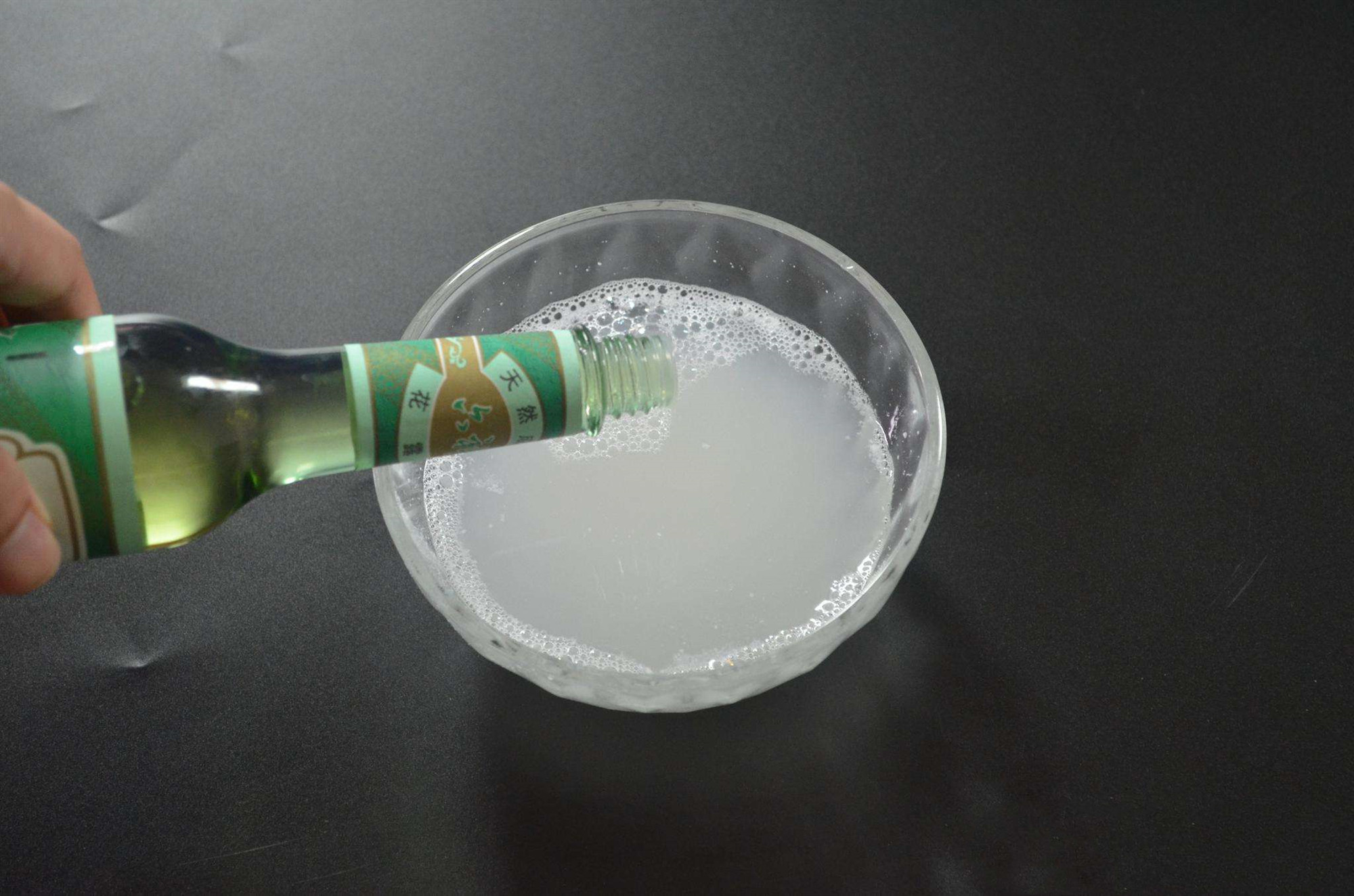 卫生间里特别臭用什么能消除臭味,卫生间里臭臭的放什么才不臭