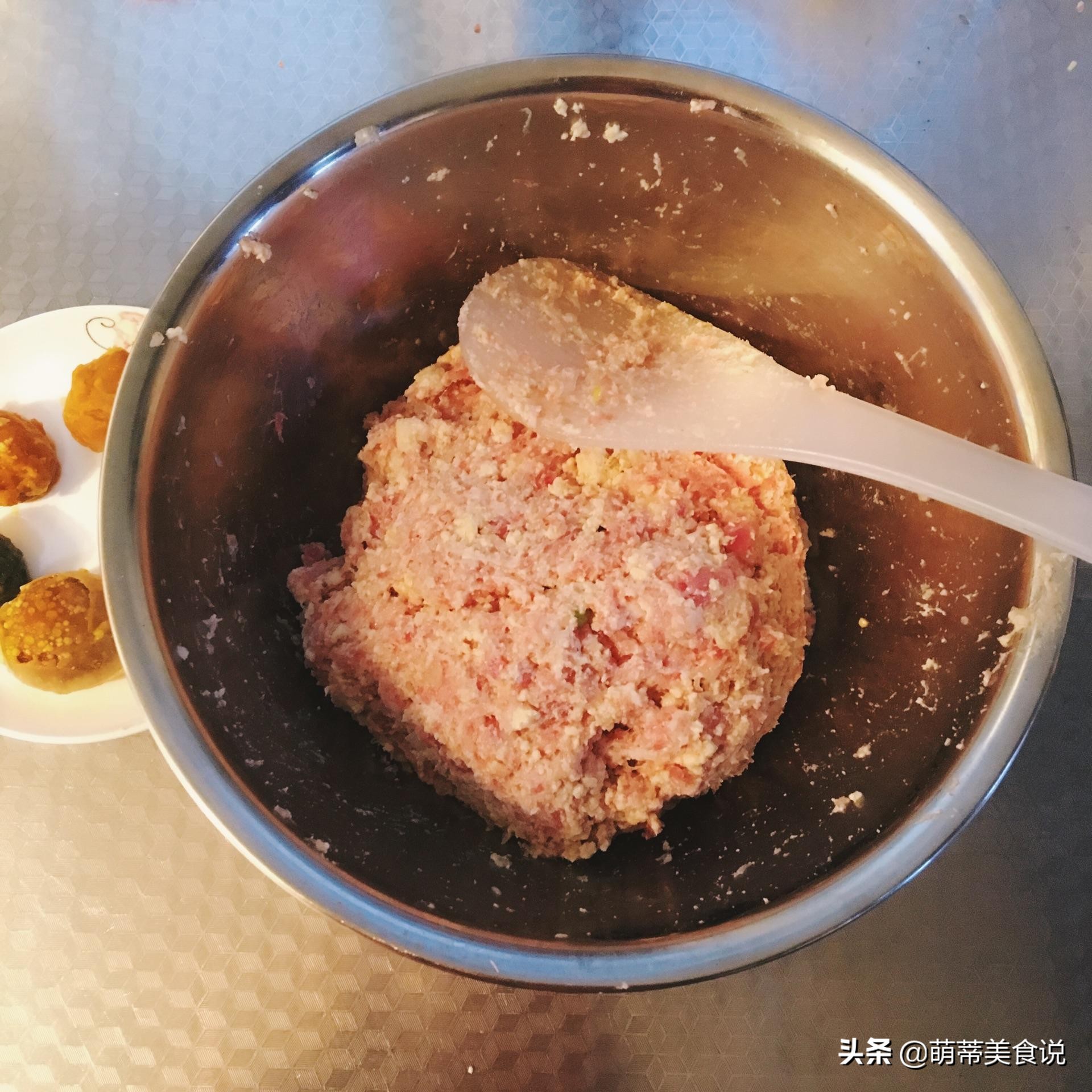 四喜丸子炸开裂,怎样炸四喜丸子不开裂