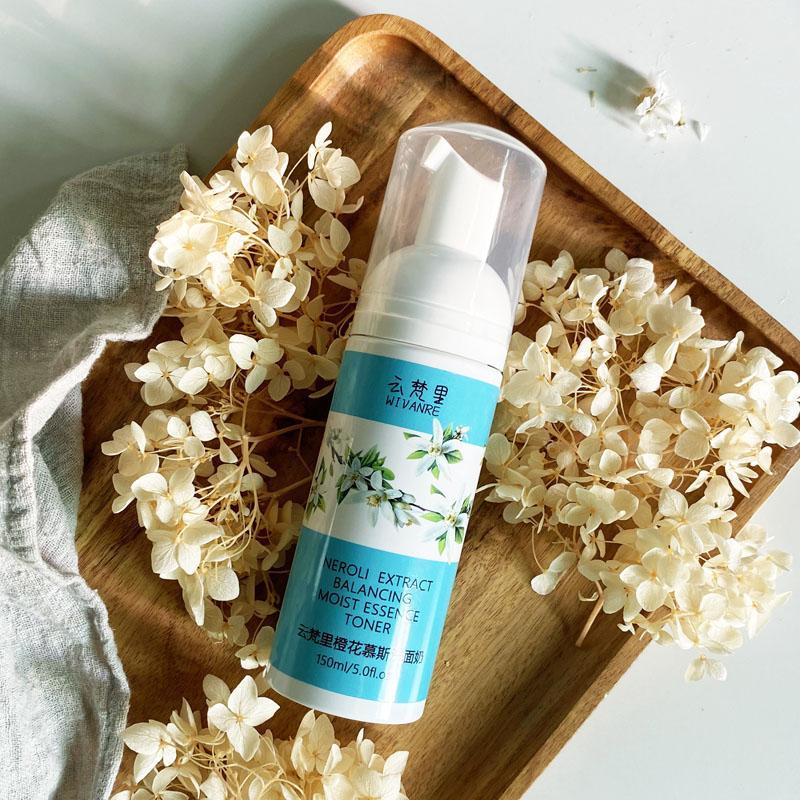 皮肤油腻痘肌用什么洗面奶,皮肤油腻有黑头买什么洗面奶