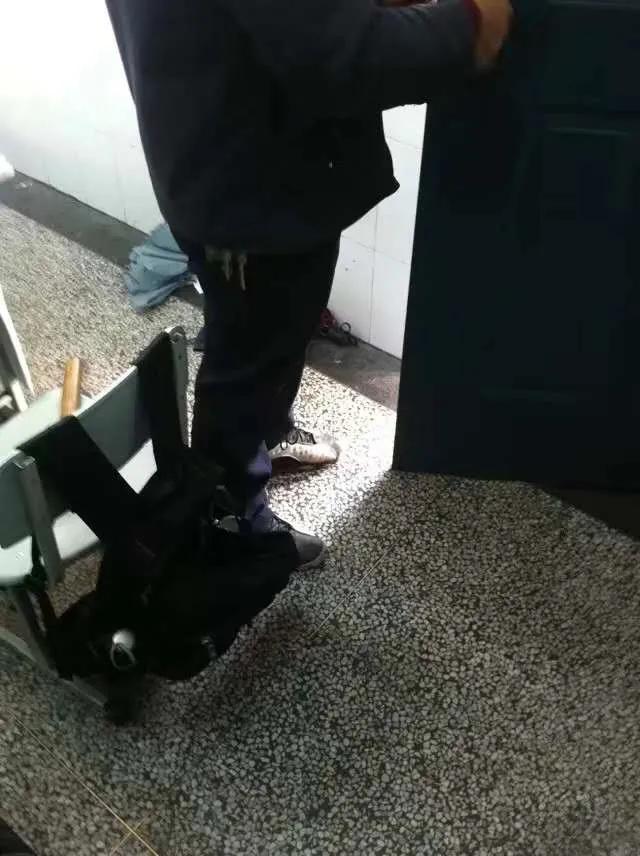 吹水鸭先知｜当宇航员、藤原浩、ow球鞋出现在老师的脚上...