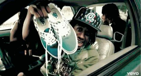 买的新鞋一个月开胶怎么办,鞋开胶一招搞定