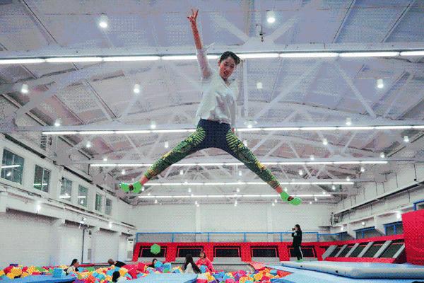 蹦床运动馆团购,阜阳人人汇运动蹦床馆