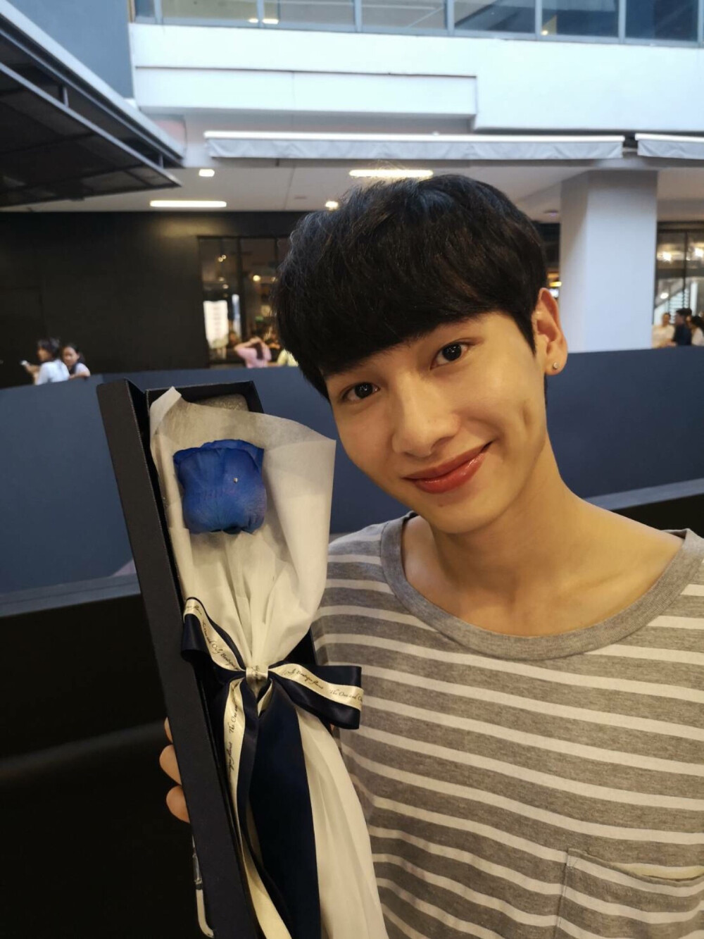 他泰让人一眼万年的外观：妞的鼻尖痣泡芙的笑眼文总的手