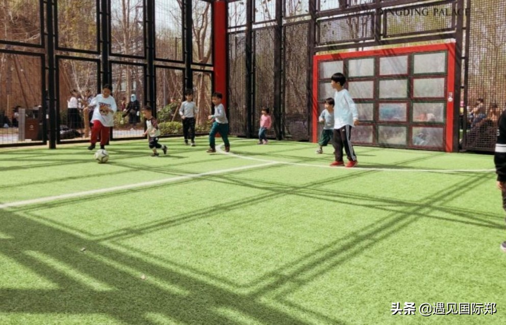 建业樱桃沟足球小镇,郑州樱桃沟建业足球小镇要门票吗