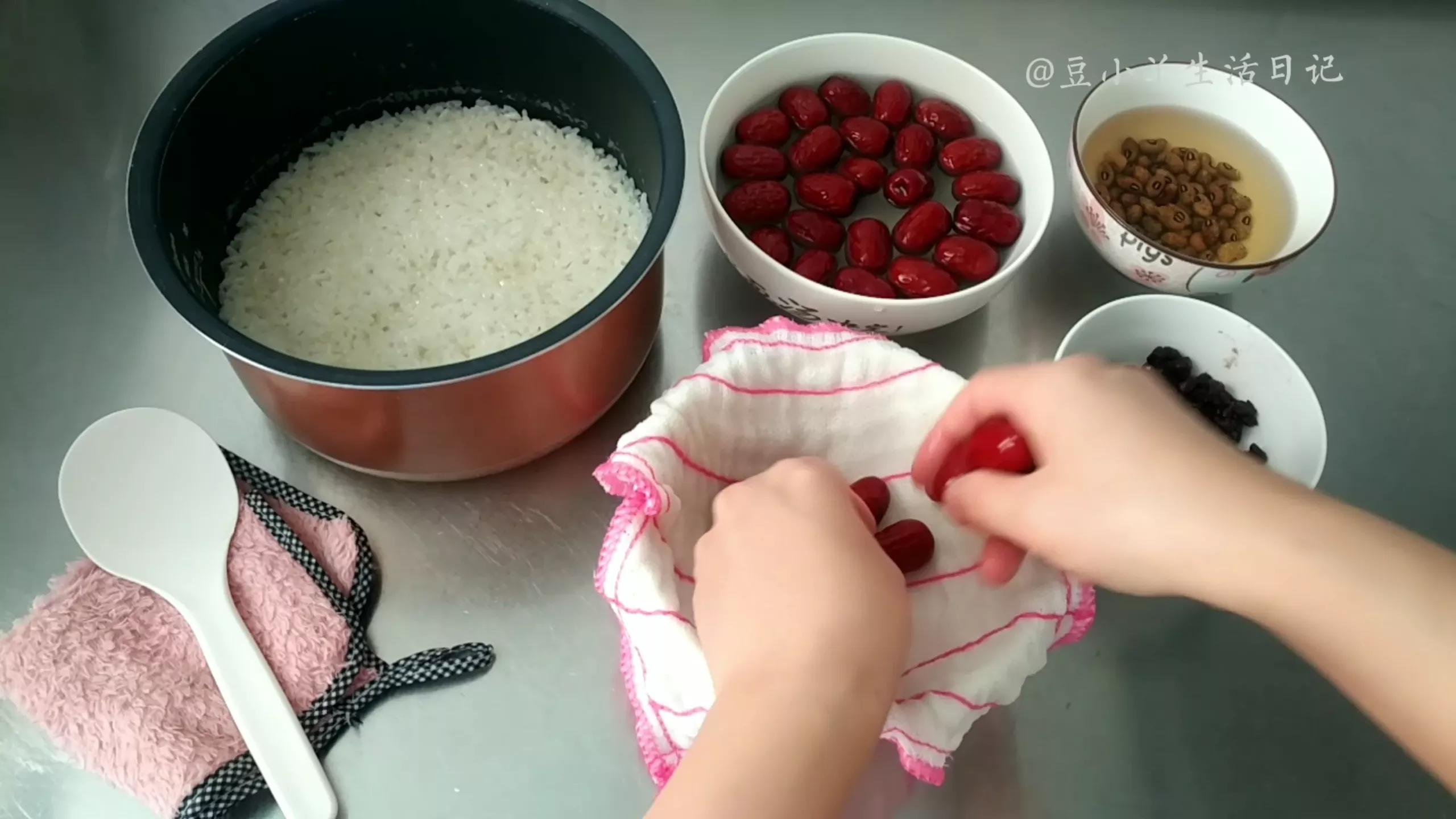 蒸年糕怎么蒸才不粘锅,蒸年糕怎么蒸不粘手