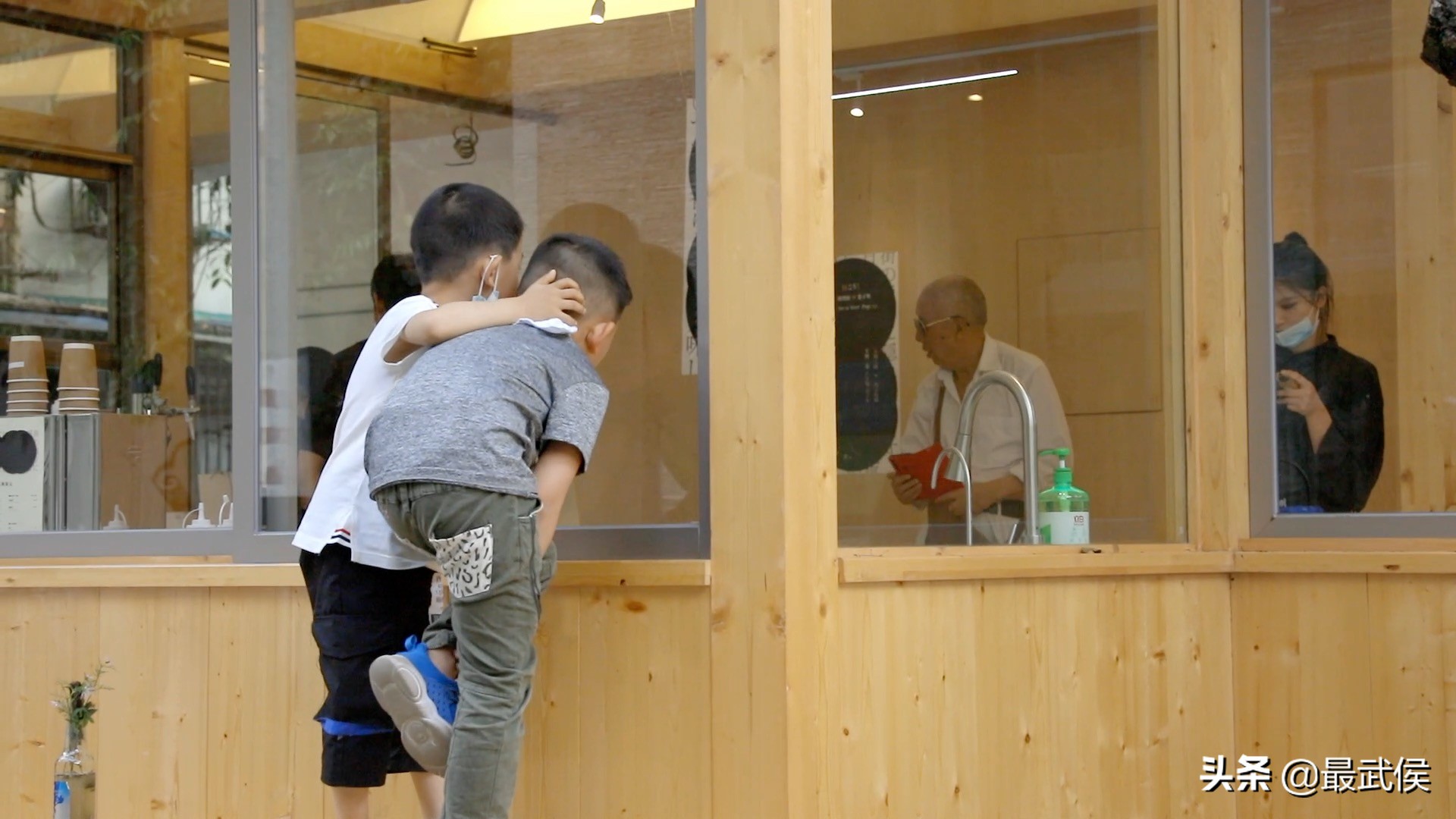 为什么长了一张脸做不了网红店,为什么长了一张脸却做不成网红店