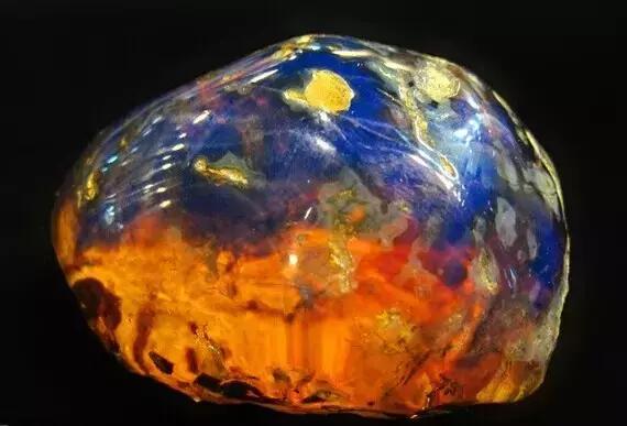 见惯了宝玉石，它的原石长啥样？有些毫不起眼，捡到千万别丢……