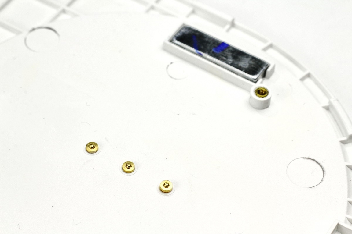 yeelight无线充电夜灯拆解,拆解cyansky手电筒