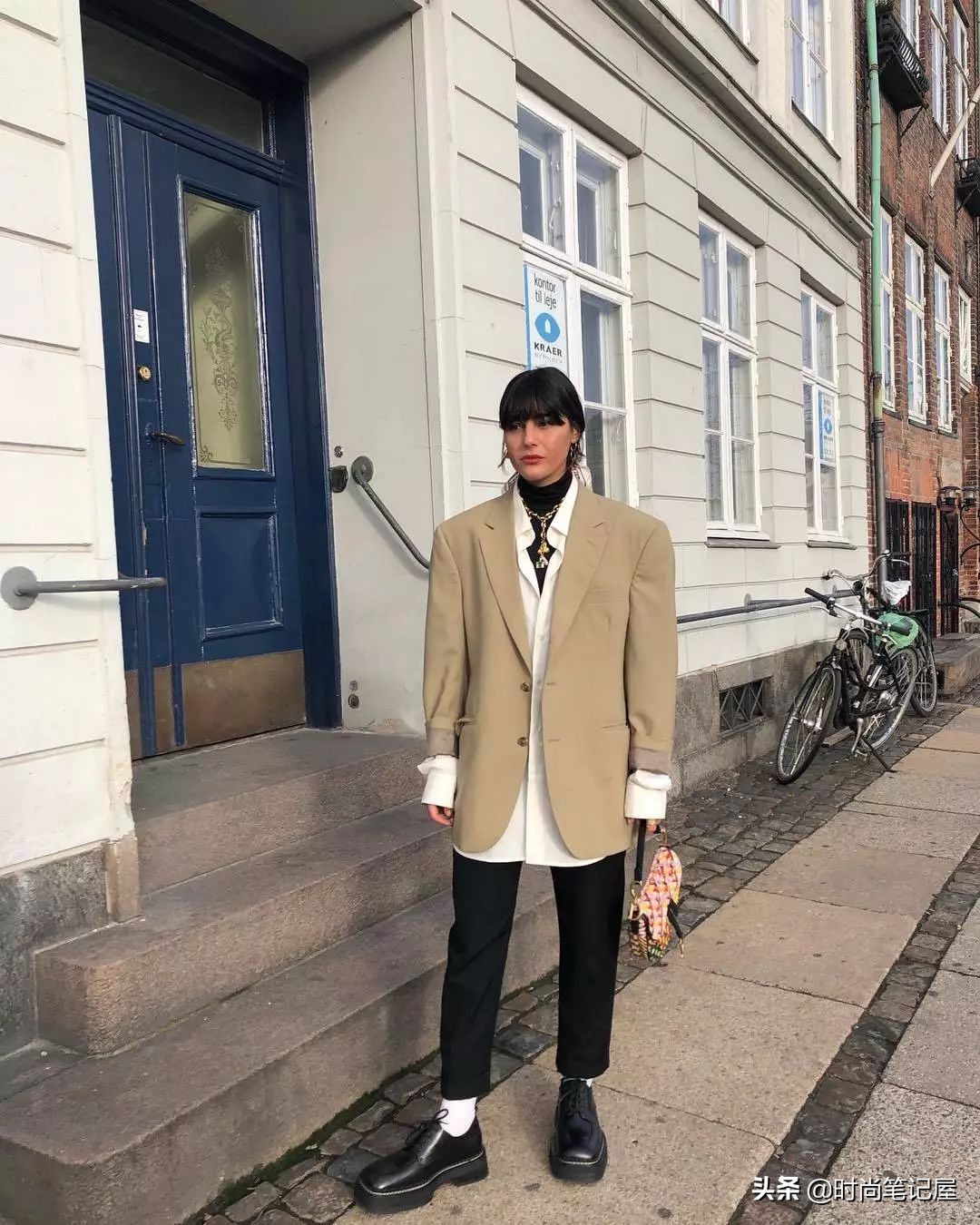 爆款撞色慵懒风毛衣穿搭,毛衣衬衫外套长款慵懒风穿搭