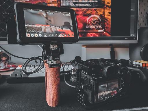 相机监视器安装哪个位置最好,外接监视器怎么和相机屏一样