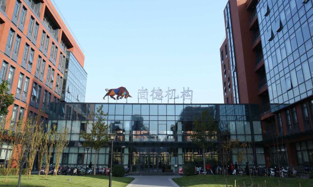 上市公司市值跌40亿正常吗,上市公司市值30亿亏损50亿怎么办