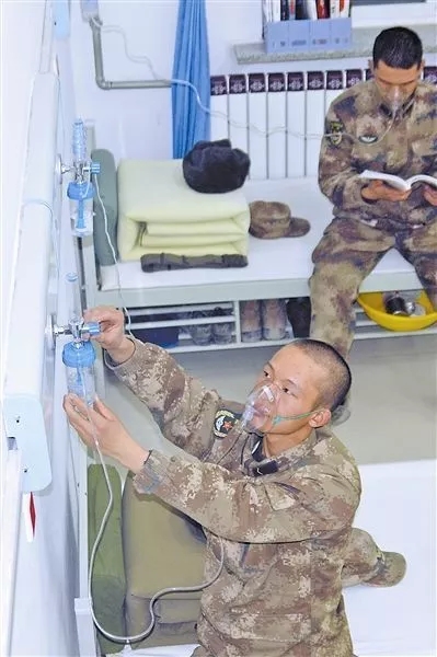 吴京被国家移民管理局纠错！其实，这些哨所也在海拔5000米之上……