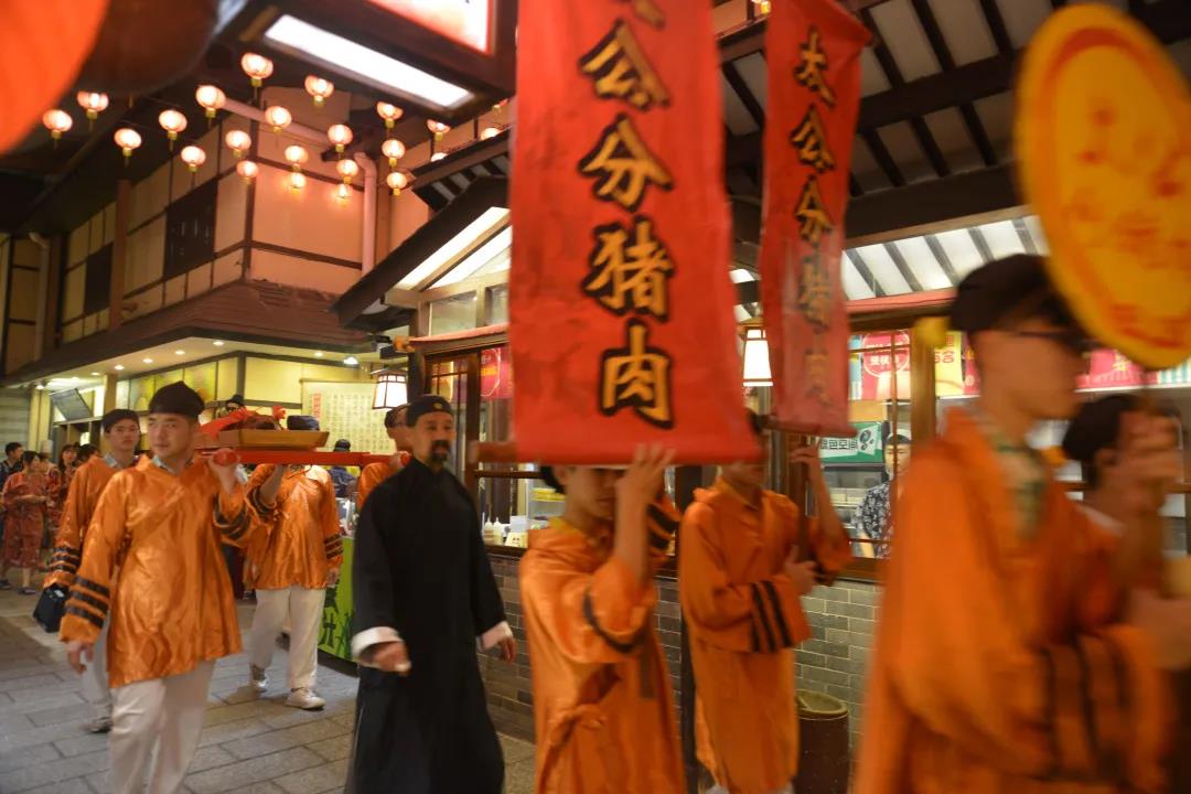 御温泉大餐庙会下雨会暂停吗,御温泉大餐庙会有哪些值得吃