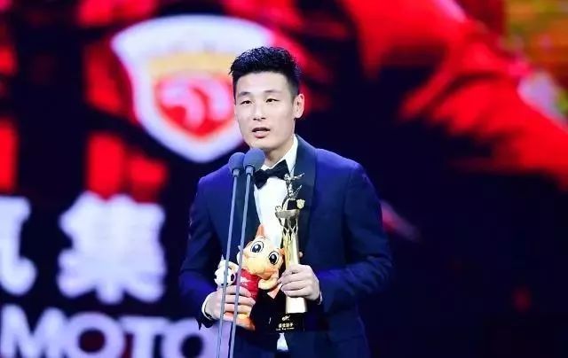 十一年万人体育场，武磊和徐根宝走了，留下的将是什么？