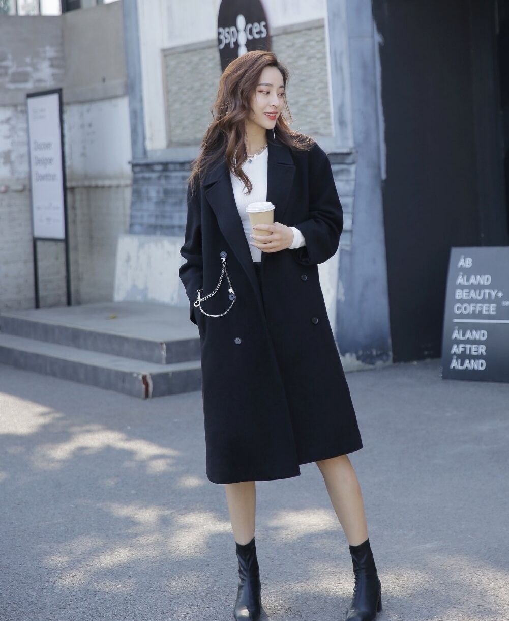 黑色大衣最显气质,黑色大衣比较普遍但越看越耐看