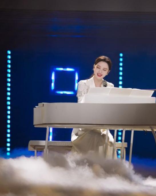 蓝盈莹张含韵比赛视频,张萌谈蓝盈莹完整视频