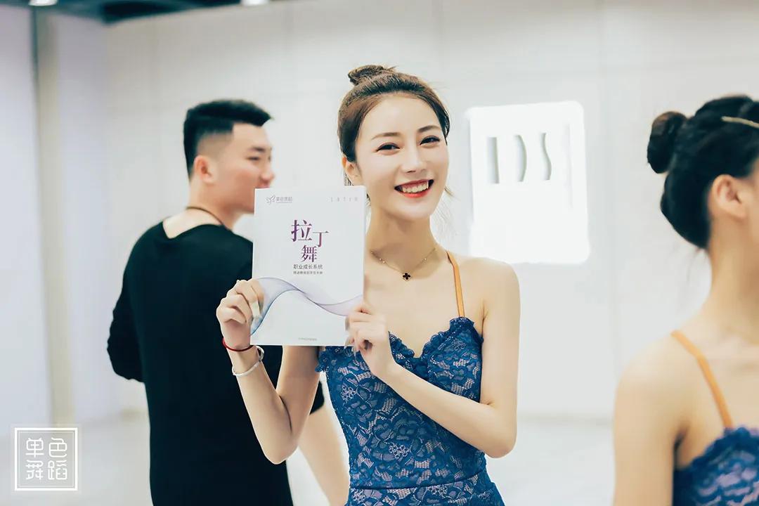 学舞蹈女孩真的很美,学舞蹈的女生究竟能美到什么程度