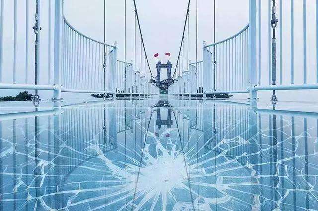 网红玻璃桥破碎原理,网红玻璃桥破裂效果