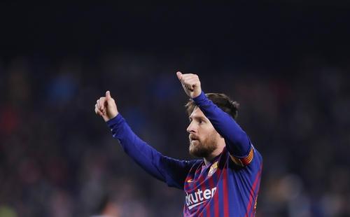 莱万作为除梅罗外唯一一个5赛季40+的球员，为什么人气不高？