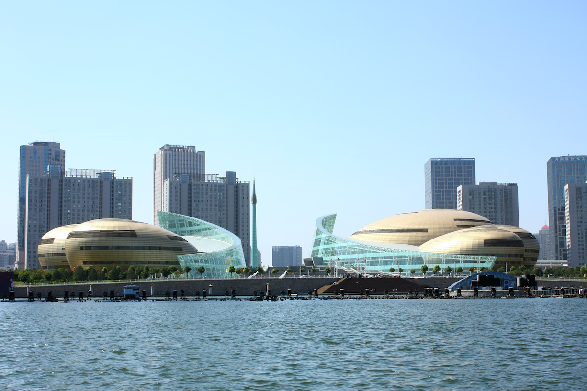 北方30年前两座巨无霸城市,北方唯一一座超级城市