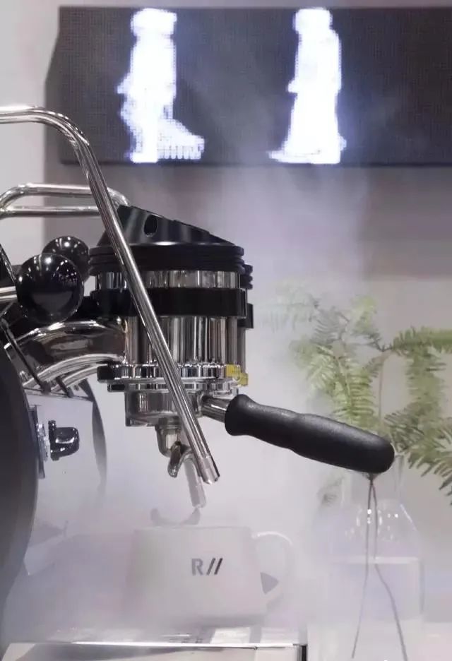 地素razzle深圳男装,地素时尚入股运动潮牌