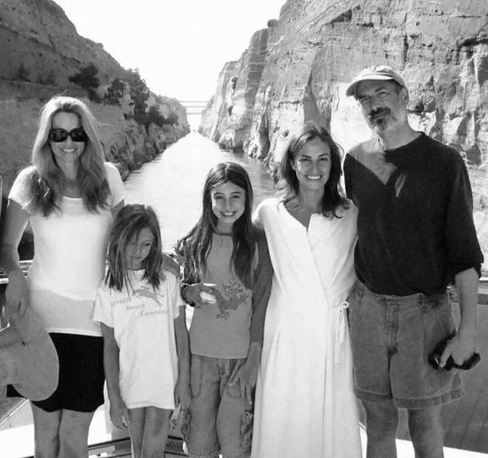 裸捐250亿美元揭露富豪最大的阴谋,乔布斯遗孀裸捐250亿美元给谁