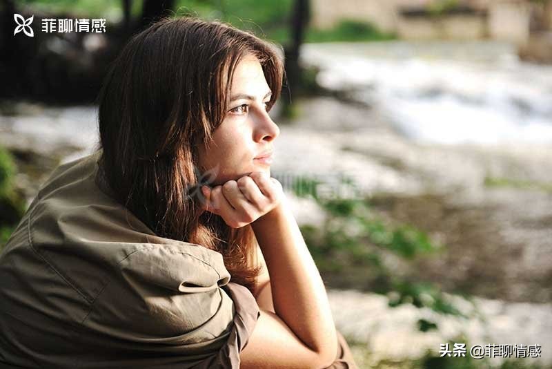 分手后男人多久会想念对方,分手后再见面男人心里咋想的