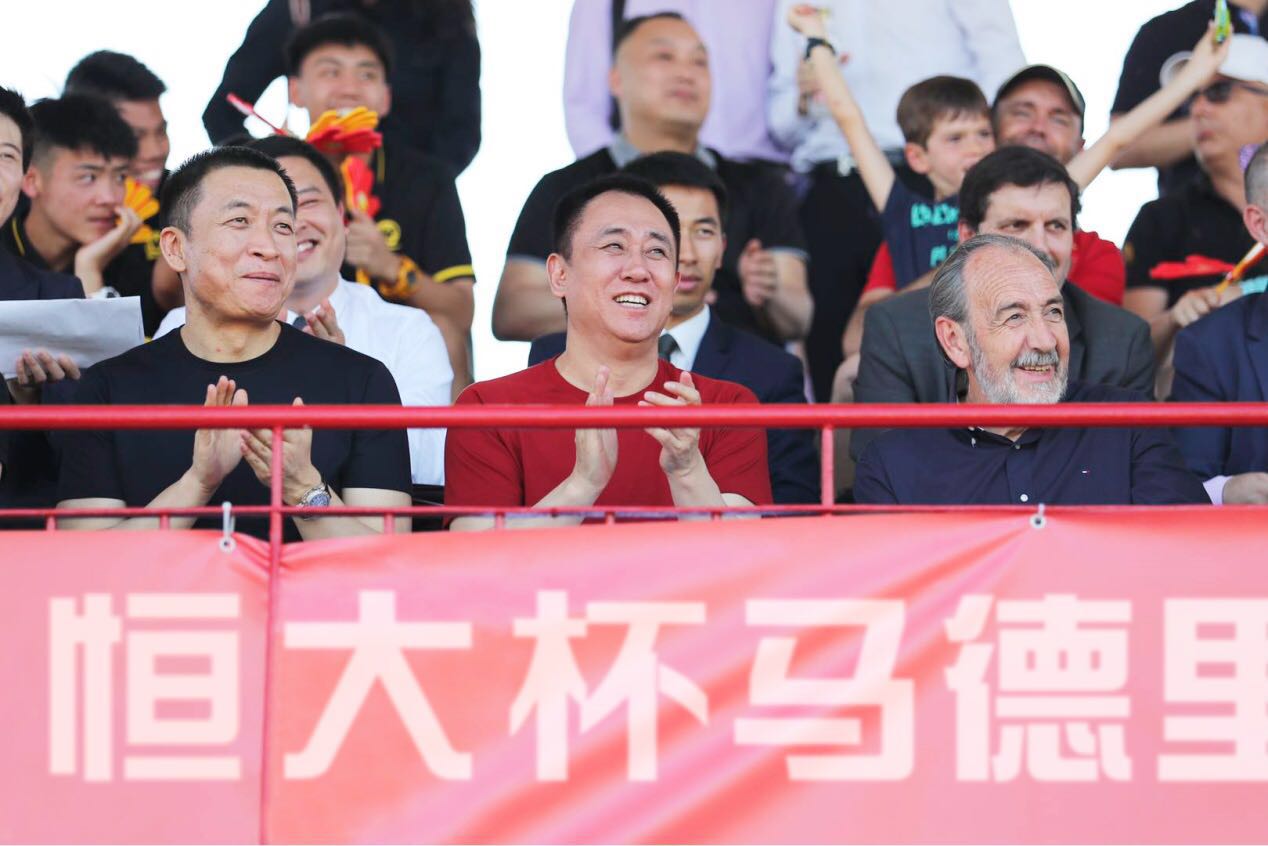 许家印为中国足球立下了汗马功劳,许家印亲赴现场督战恒驰冬测