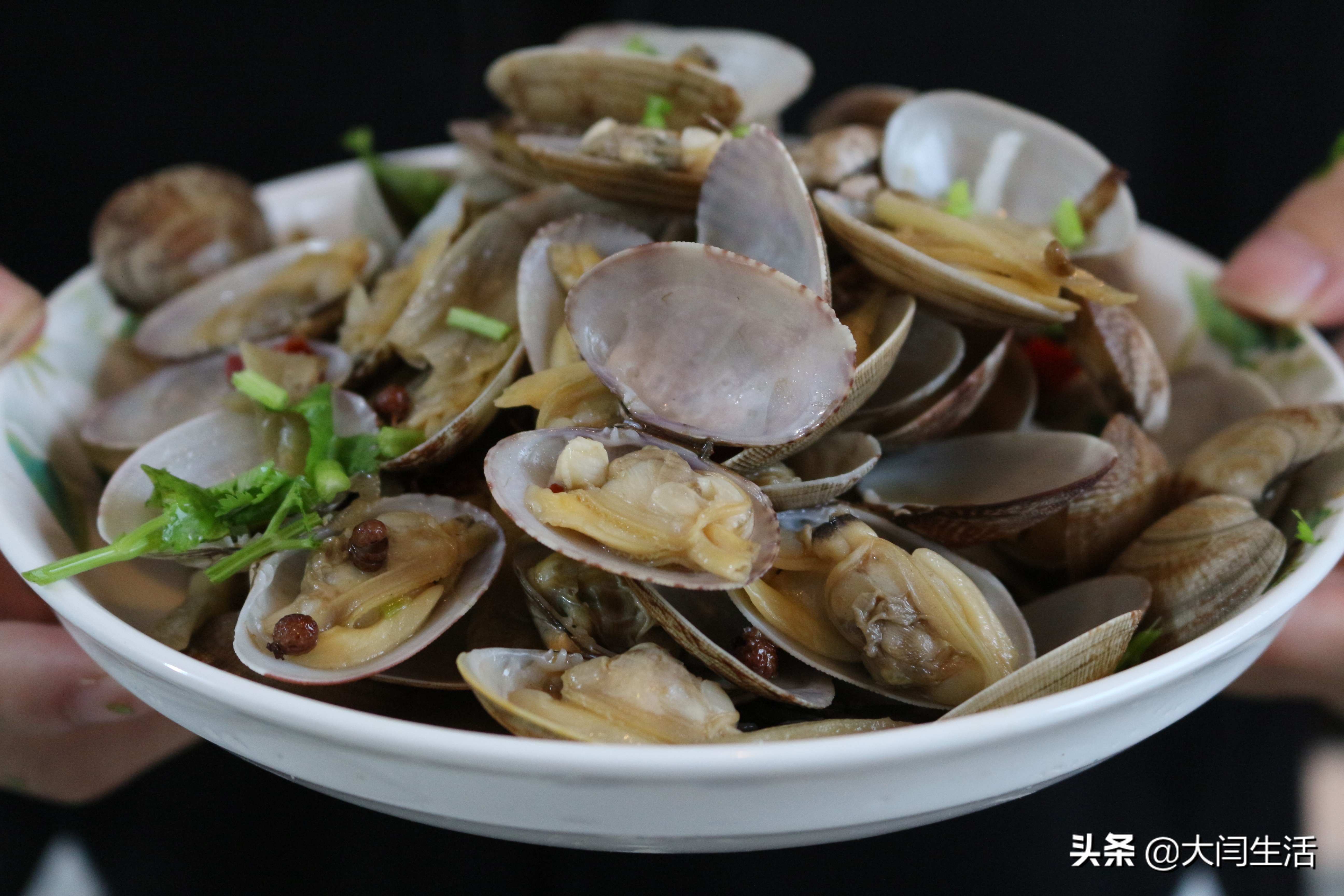 爆炒花蛤怎么吐沙最快,花蛤吐沙吐不干净